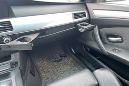 Musta BMW 520 2007 kuva 24.