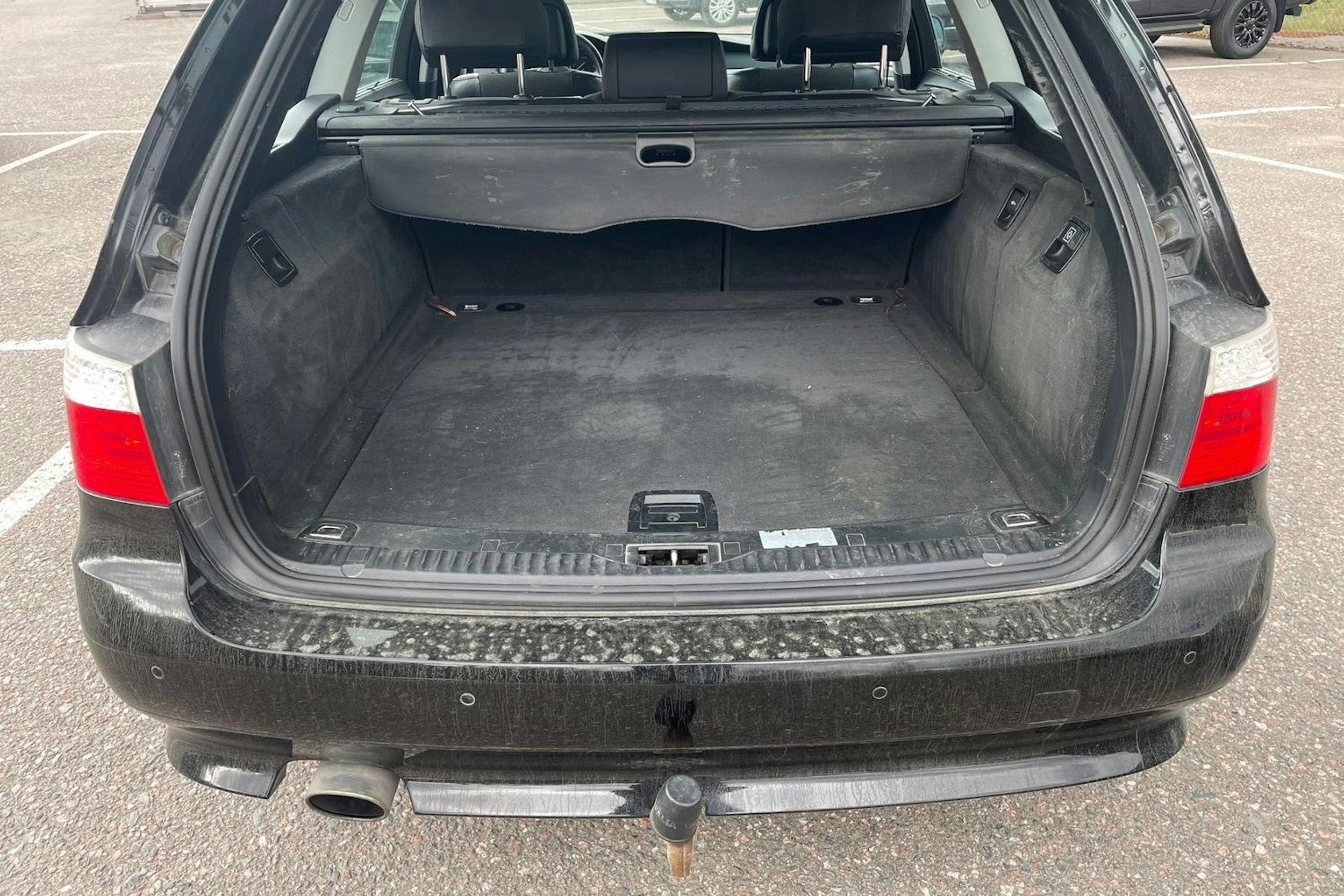 Musta BMW 520 2007 kuva 27.