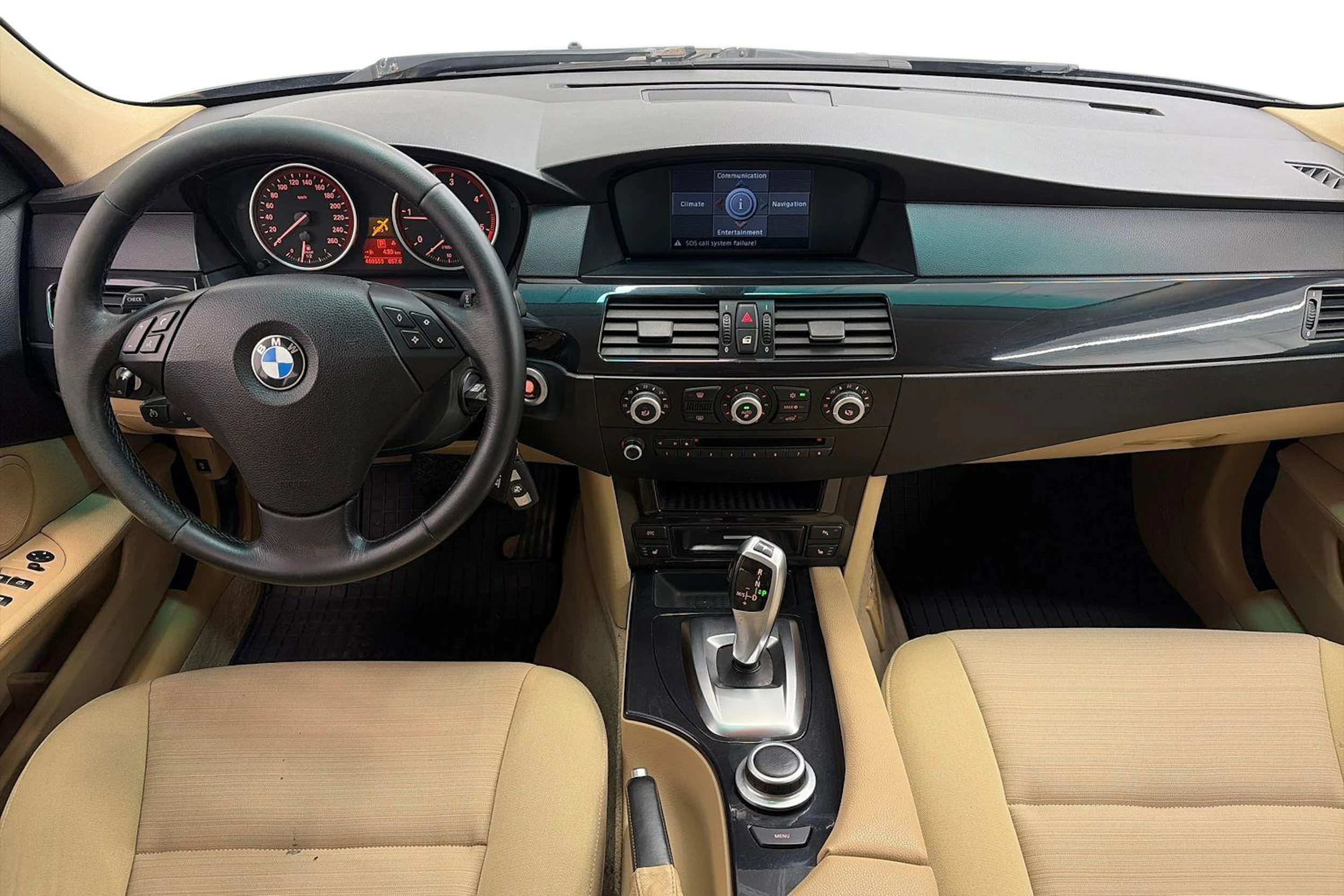 musta BMW 520 2007 kuva 7.