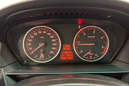 musta BMW 520 2007 kuva 13.
