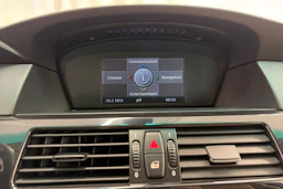 musta BMW 520 2007 kuva 16.