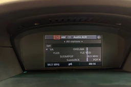 musta BMW 520 2007 kuva 17.