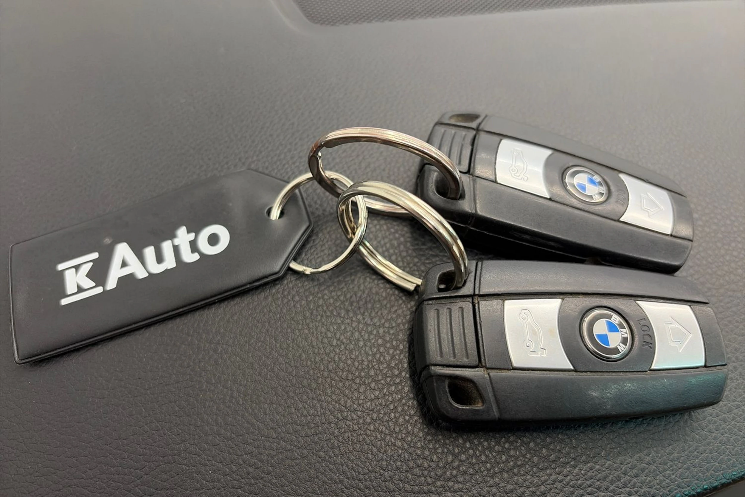 musta BMW 520 2007 kuva 26.