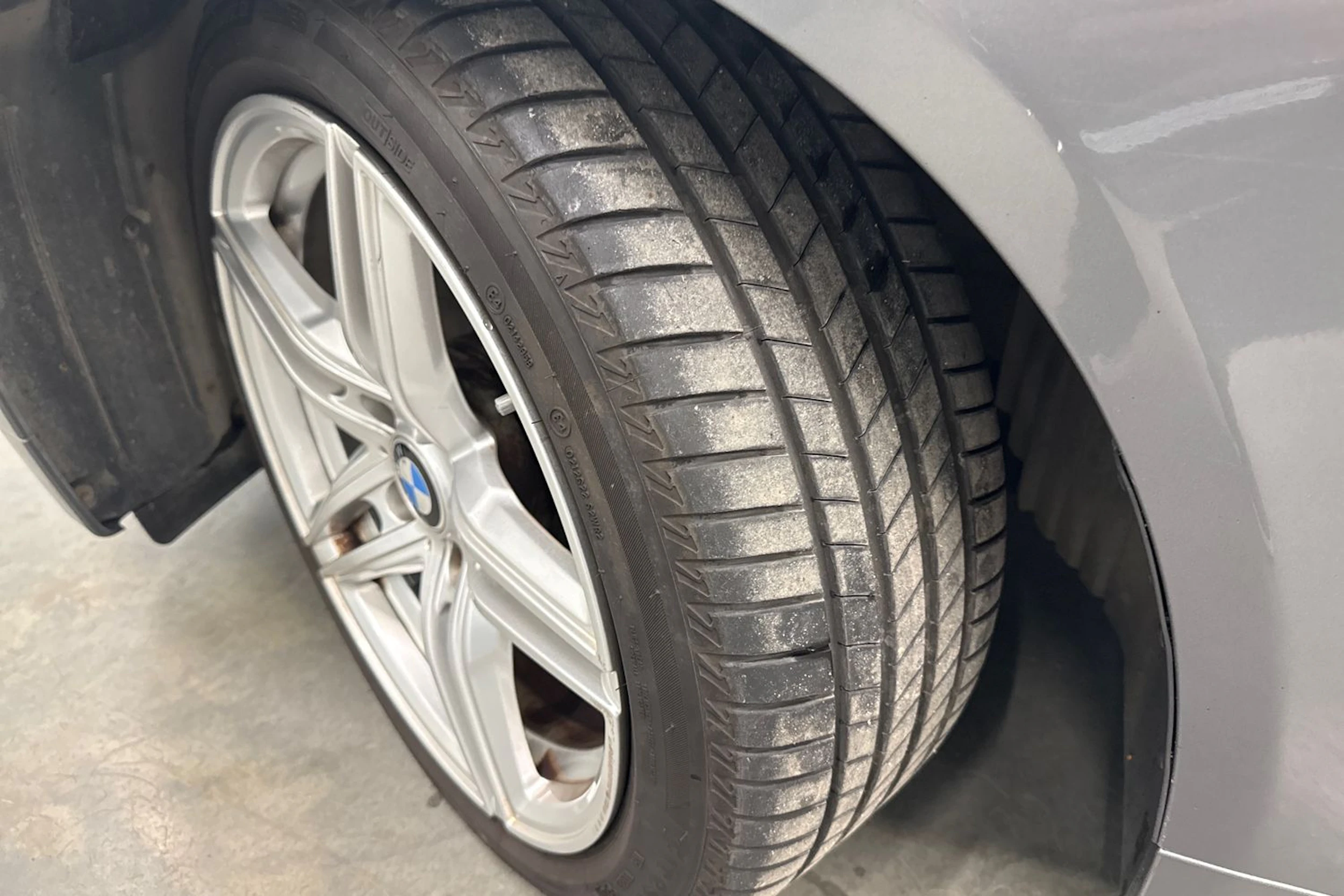 harmaa BMW 520 2008 kuva 21.