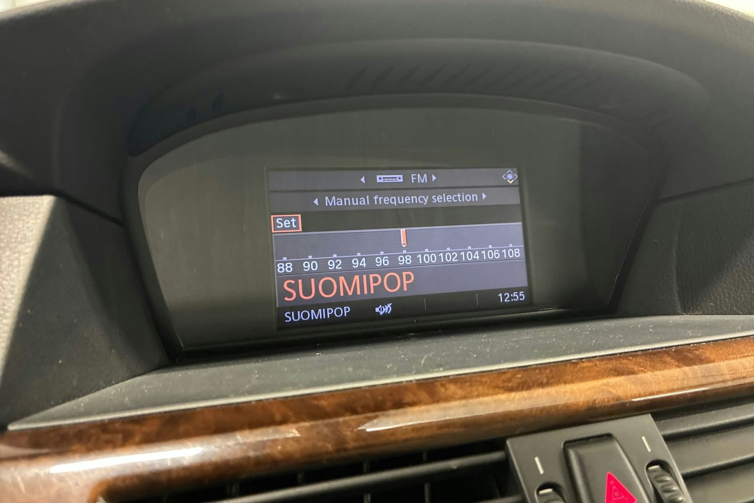 Harmaa BMW 520 2008 kuva 14.