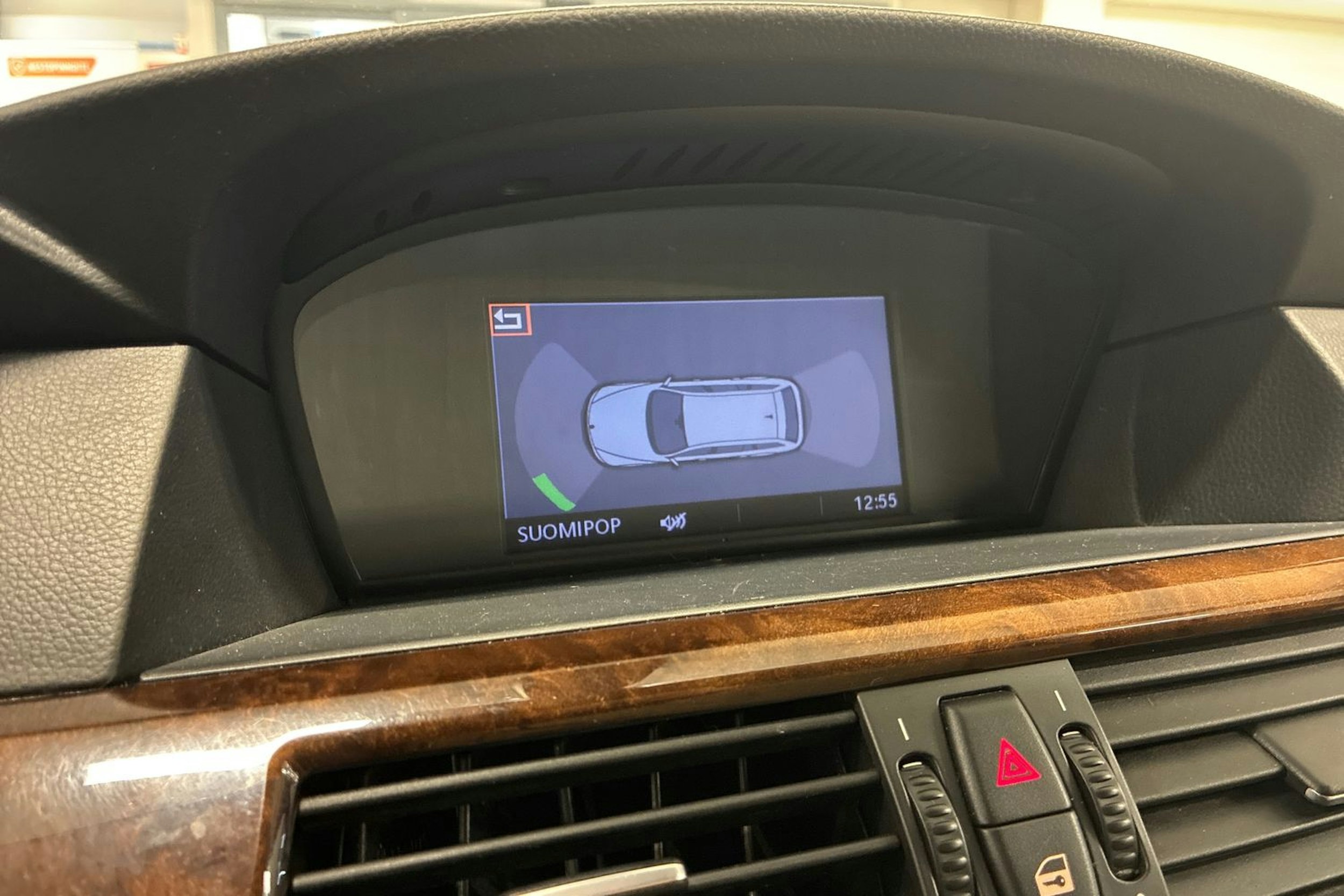 Harmaa BMW 520 2008 kuva 15.