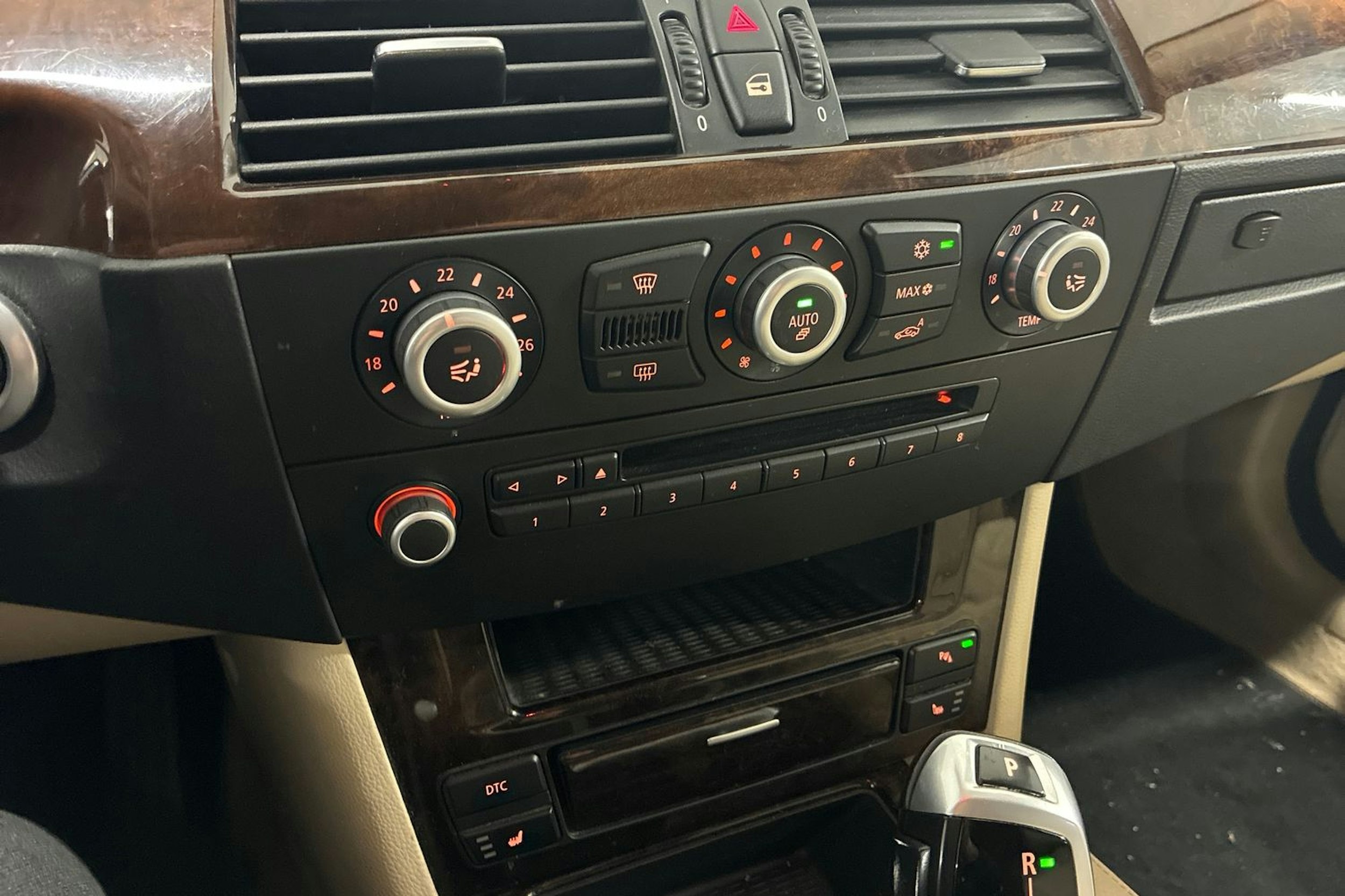 Harmaa BMW 520 2008 kuva 16.