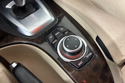 Harmaa BMW 520 2008 kuva 17.