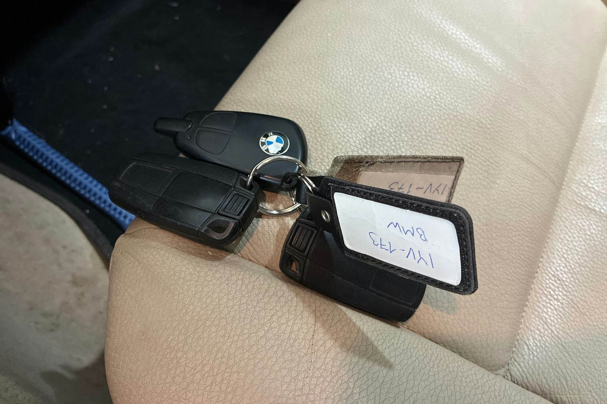 Harmaa BMW 520 2008 kuva 21.