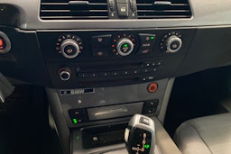 Sininen BMW 520 2008 kuva 14.