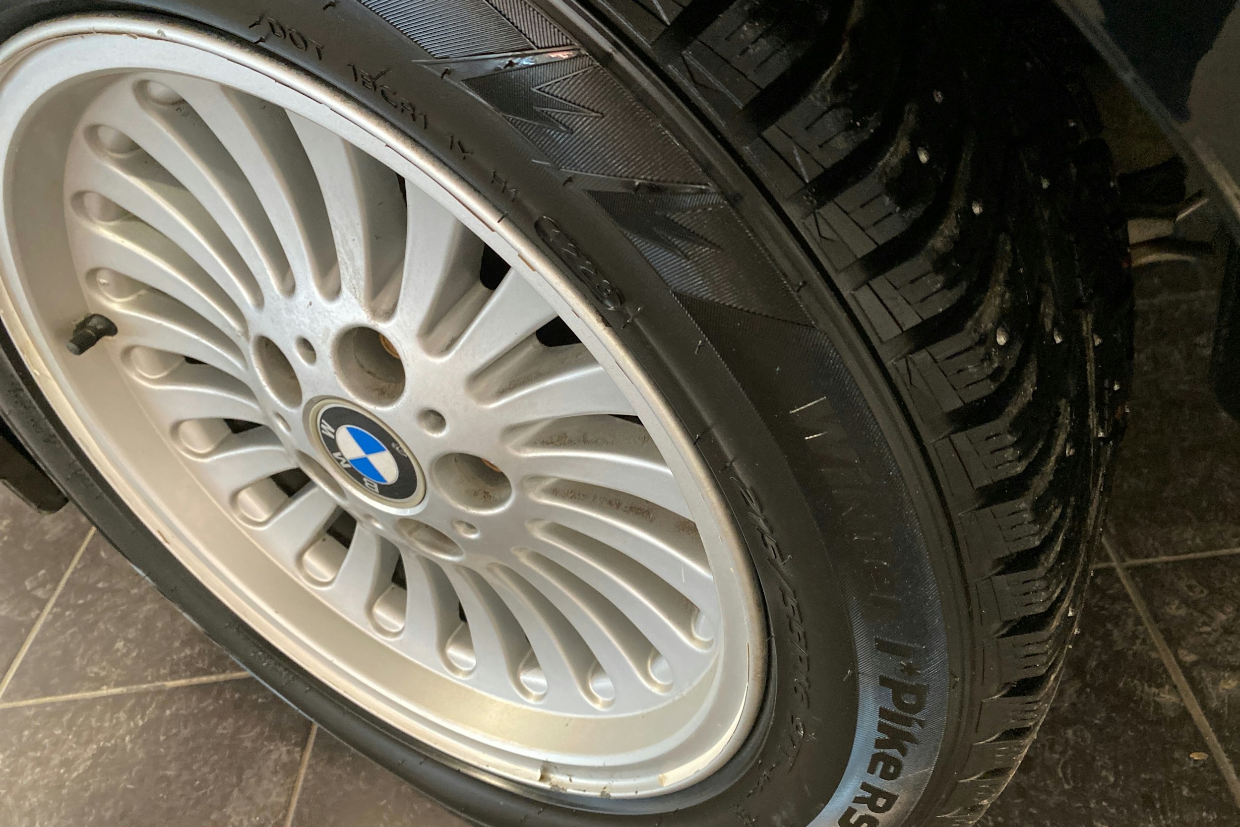 Musta BMW 520 2008 kuva 13.