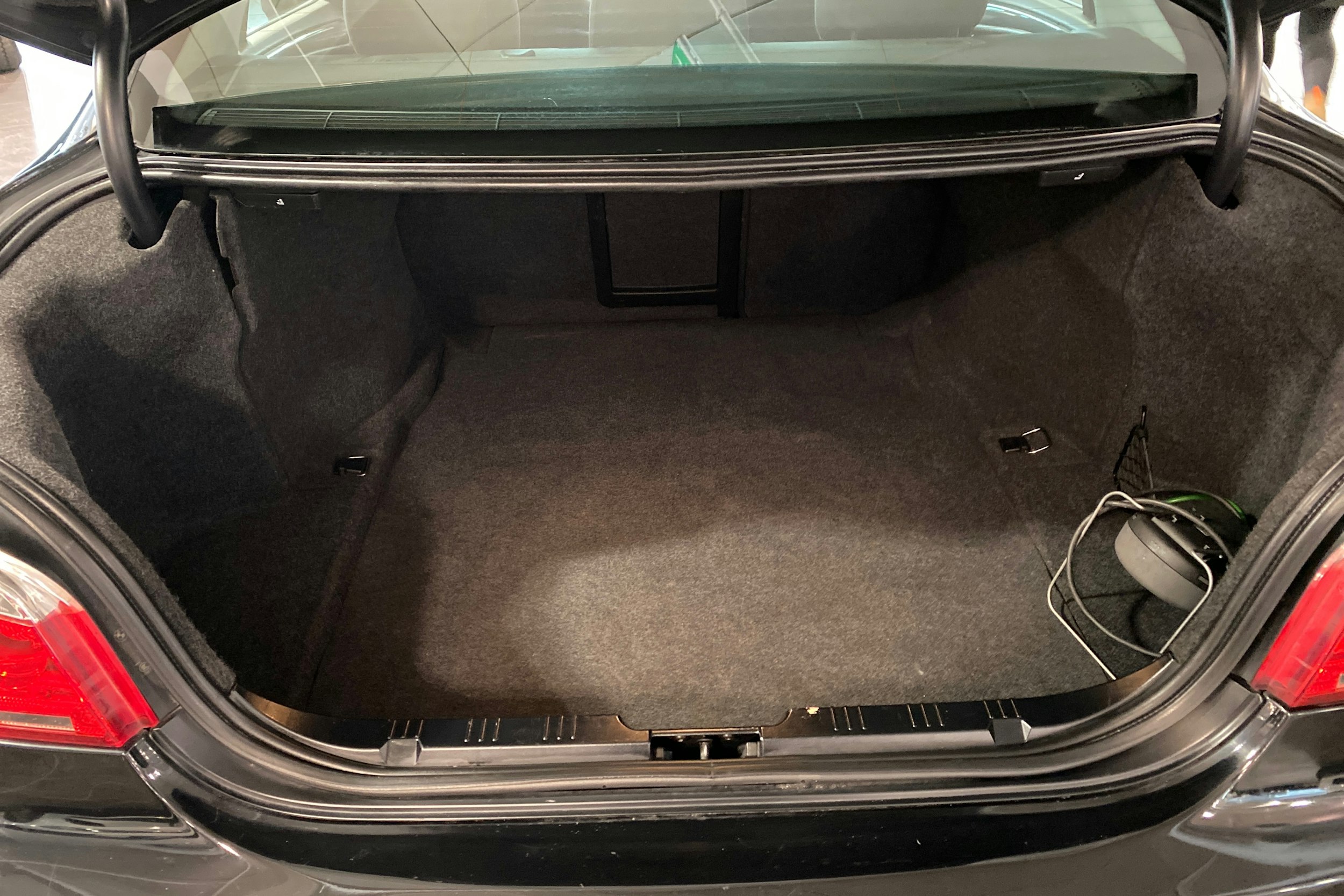 Musta BMW 520 2008 kuva 14.