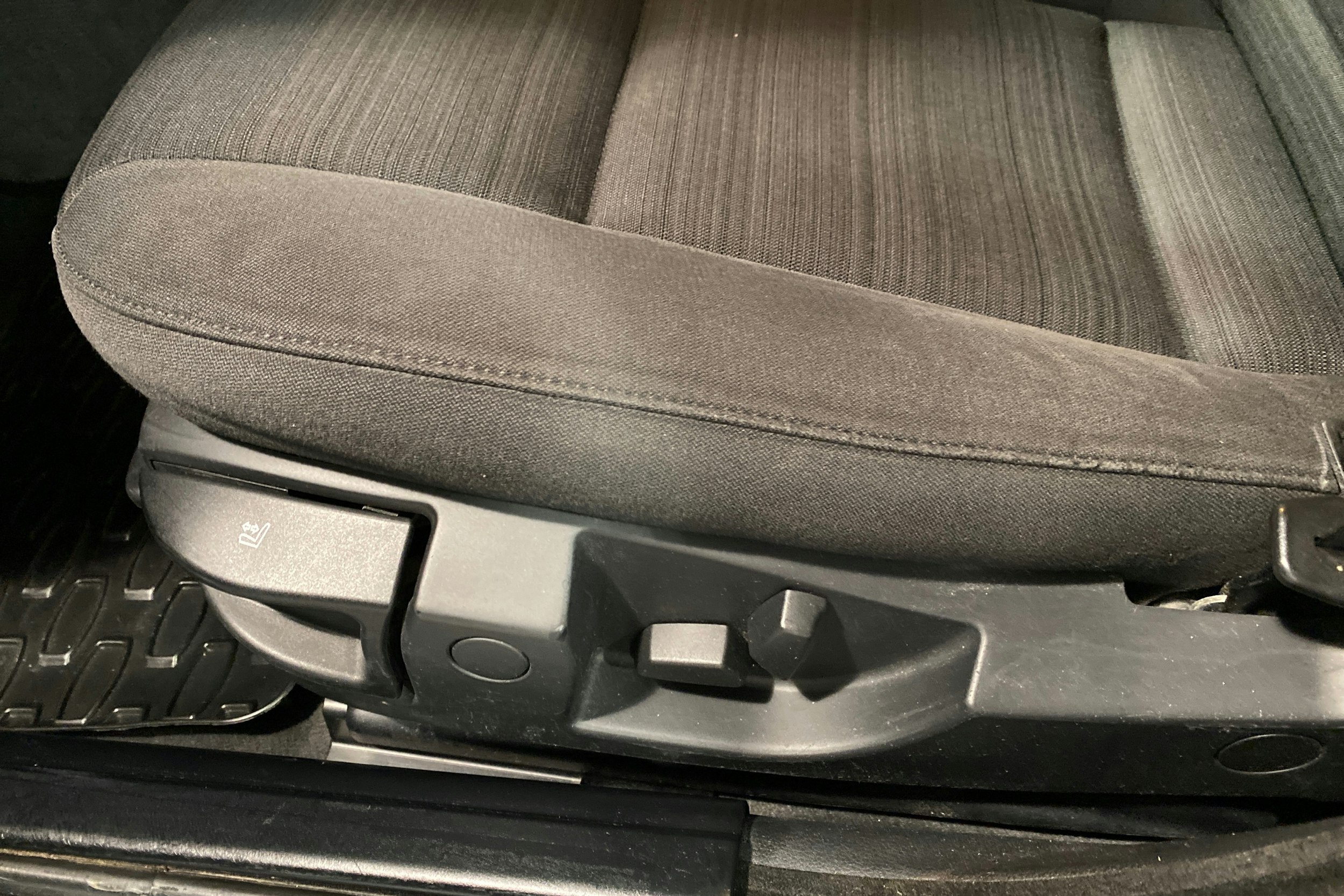 Musta BMW 520 2008 kuva 17.