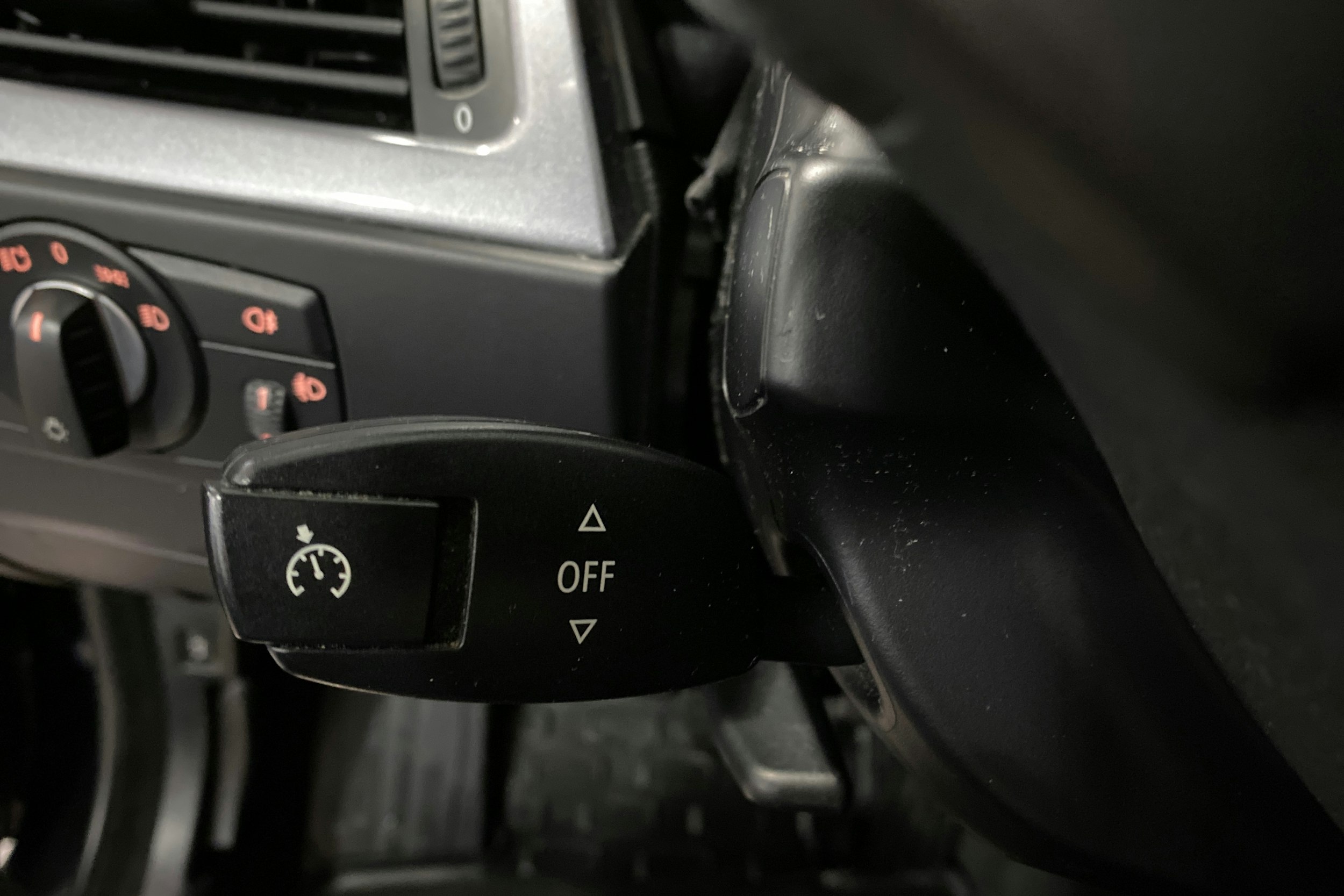 Musta BMW 520 2008 kuva 18.