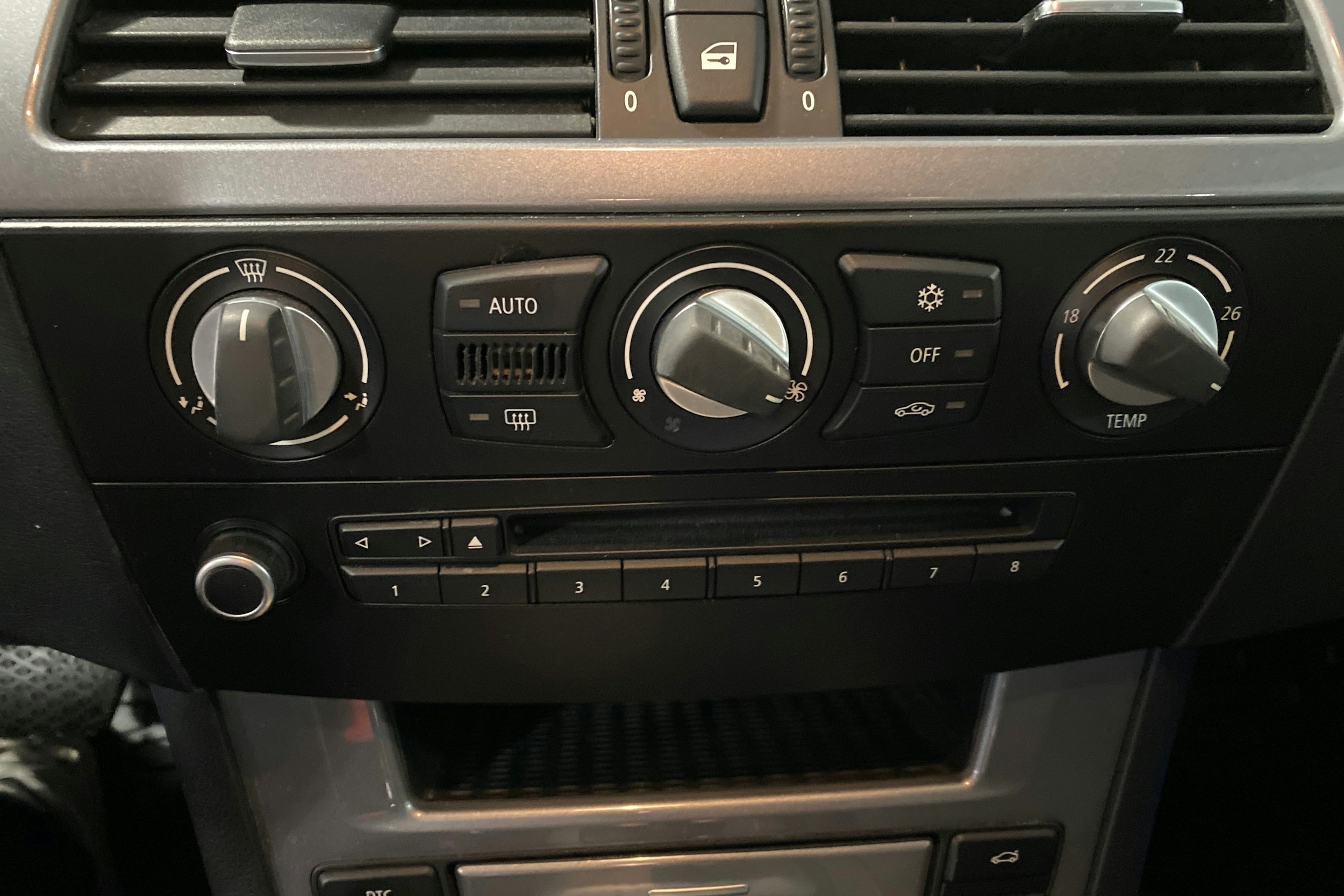 Musta BMW 520 2008 kuva 20.