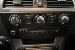 Musta BMW 520 2008 kuva 20.