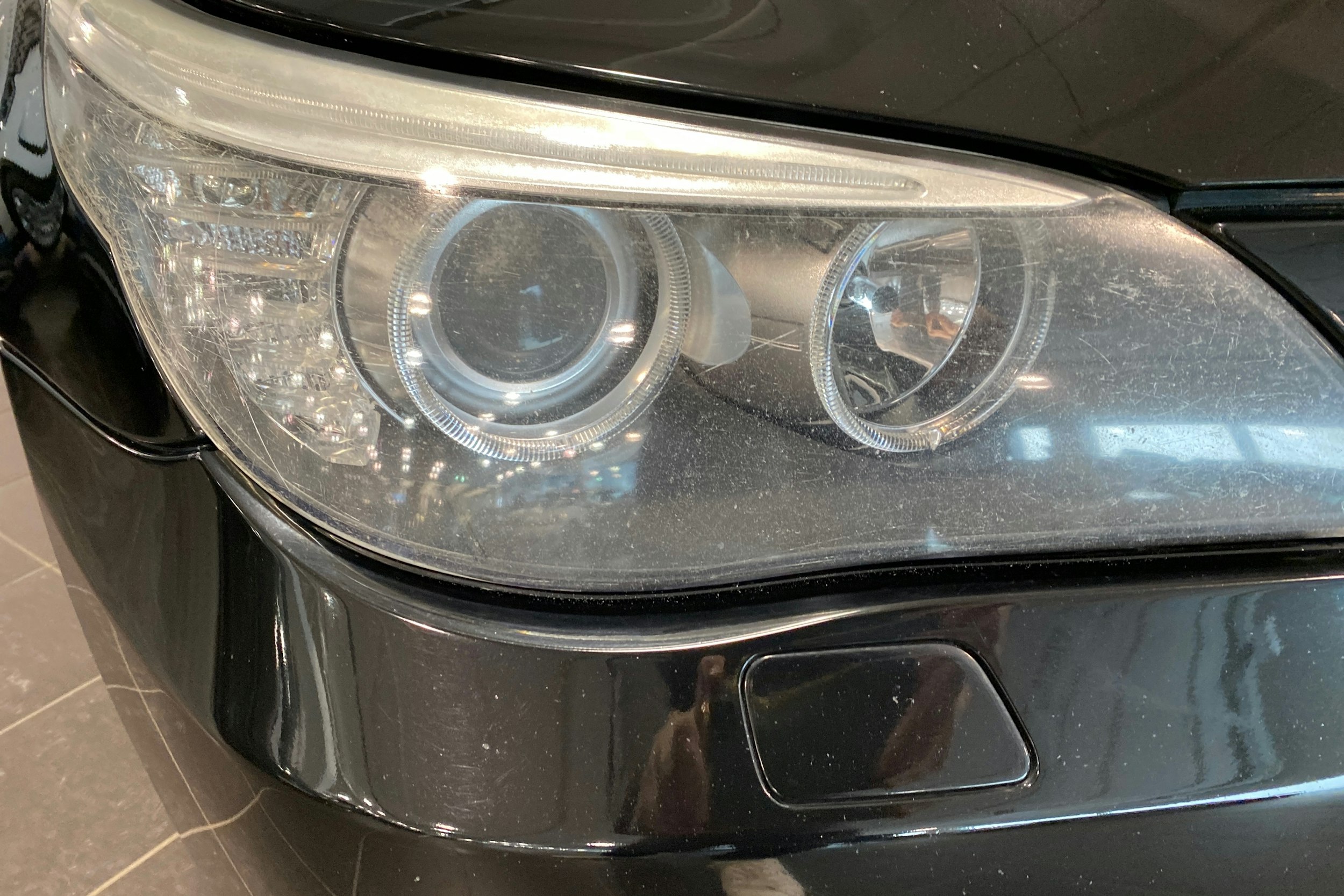 Musta BMW 520 2008 kuva 22.