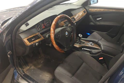 sininen BMW 520 2008 kuva 3.