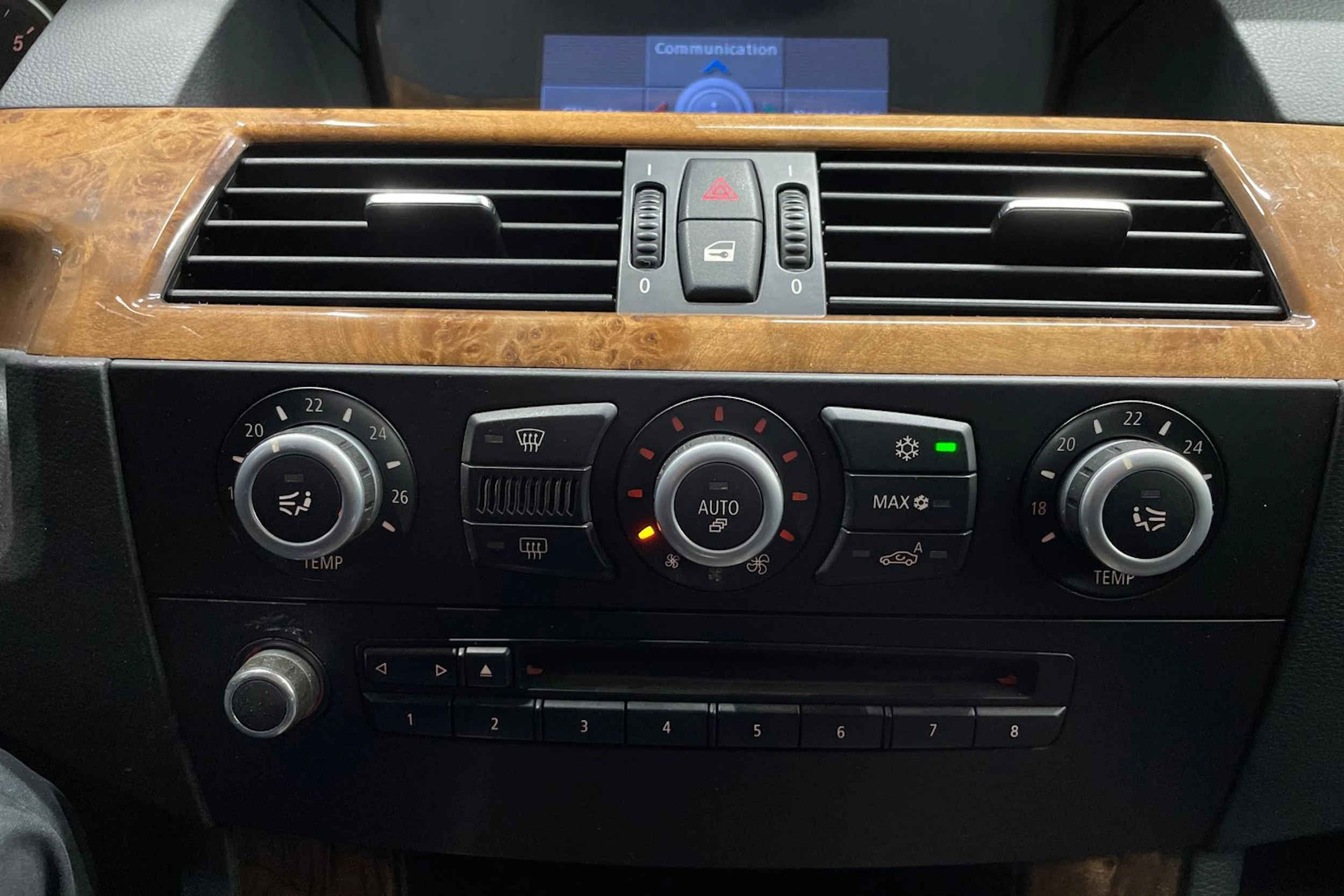 sininen BMW 520 2008 kuva 15.