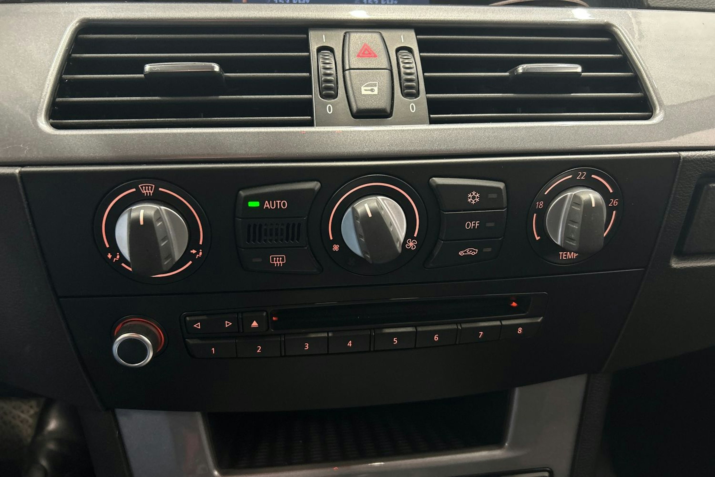 musta BMW 520 2009 kuva 24.