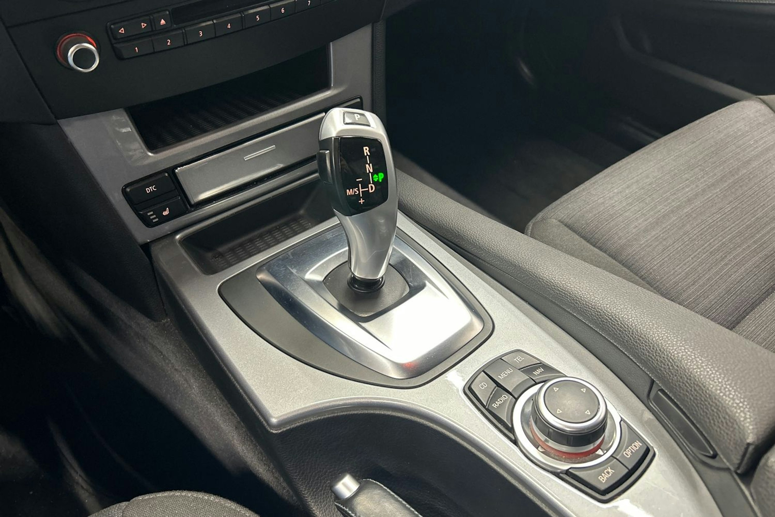 musta BMW 520 2009 kuva 25.