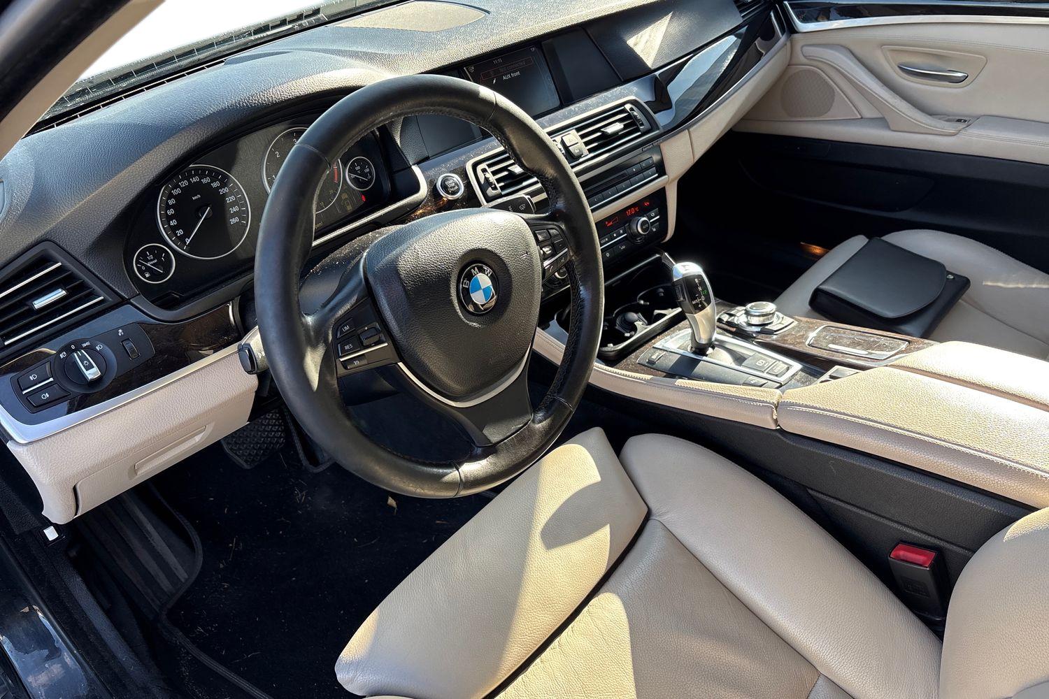BMW 520 A F11 Touring Business 2010, kuva 3/3