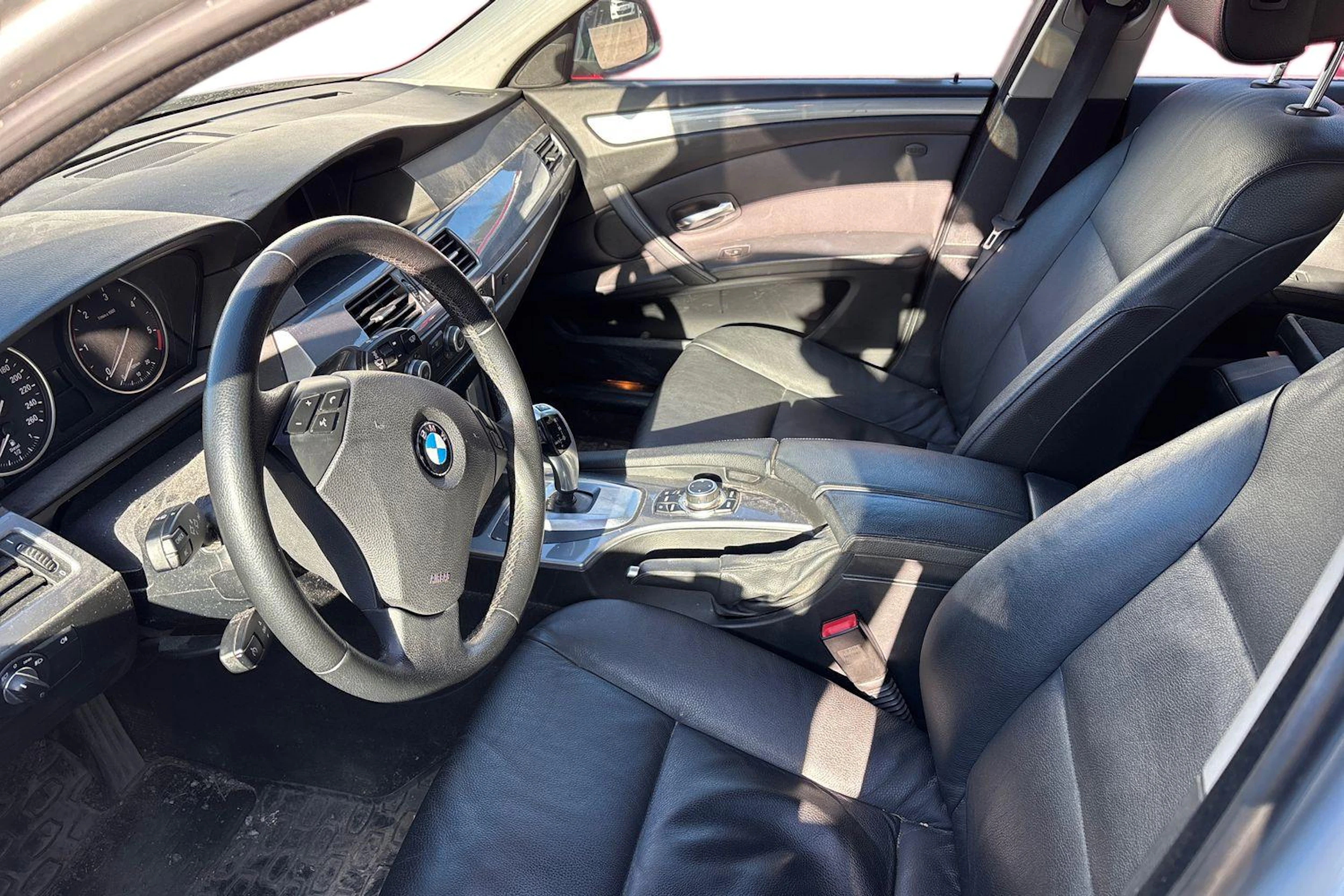 hopea BMW 520 2010 kuva 3.