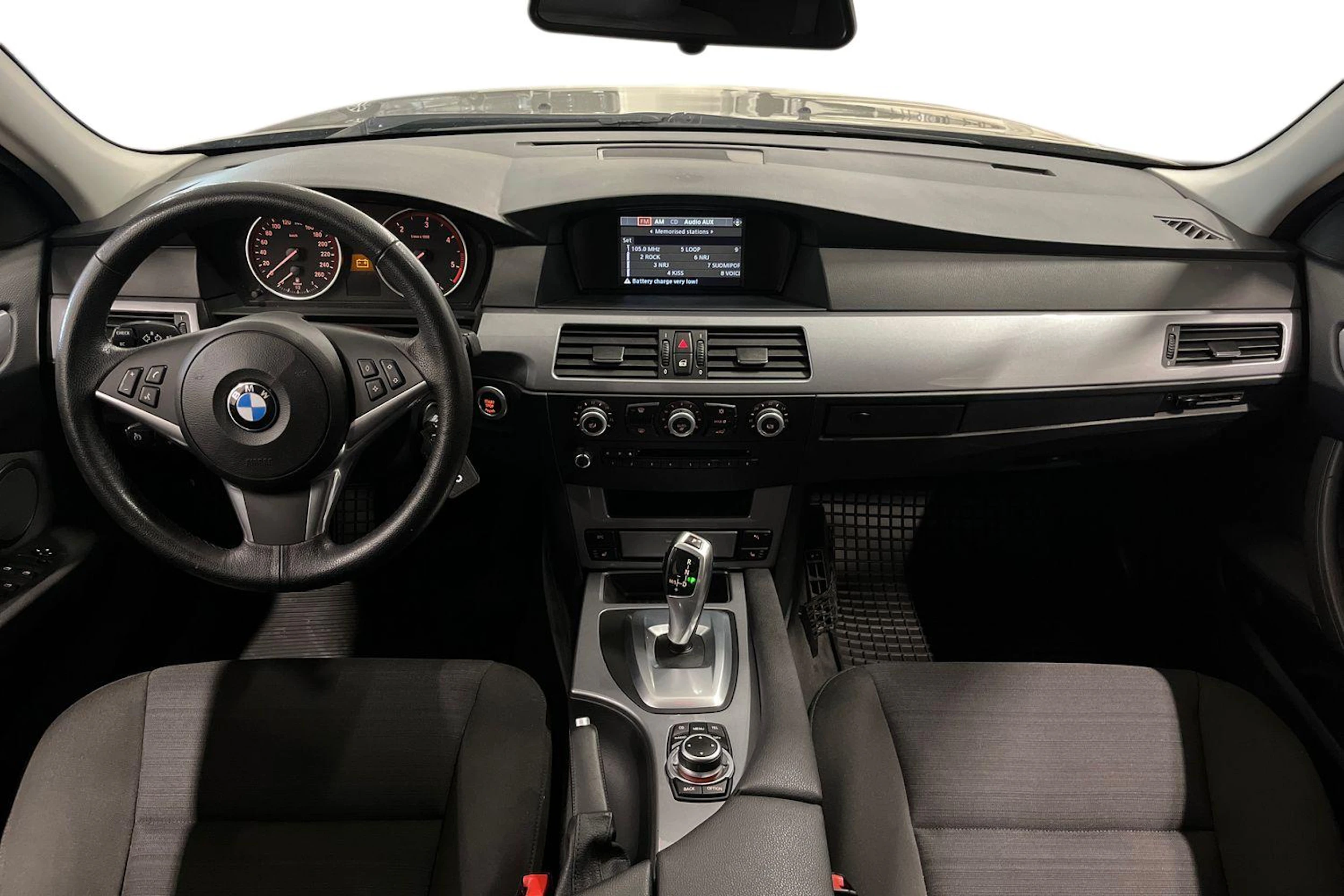 ruskea (beige) BMW 520 2010 kuva 7.