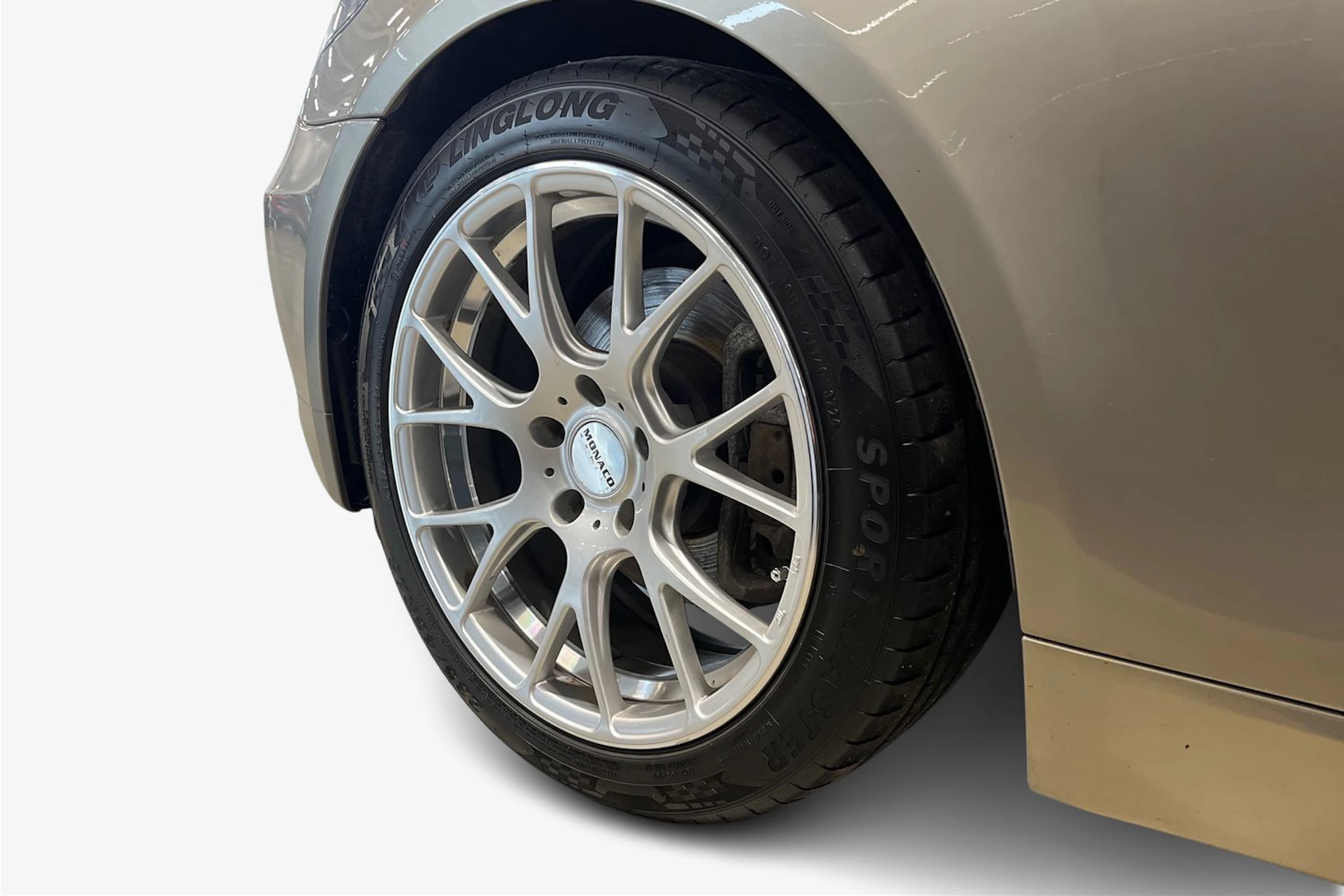ruskea (beige) BMW 520 2010 kuva 9.