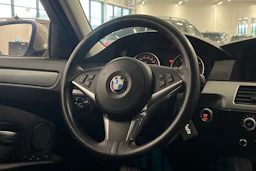 ruskea (beige) BMW 520 2010 kuva 12.