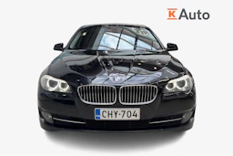 Musta BMW 520 2011 kuva 4.