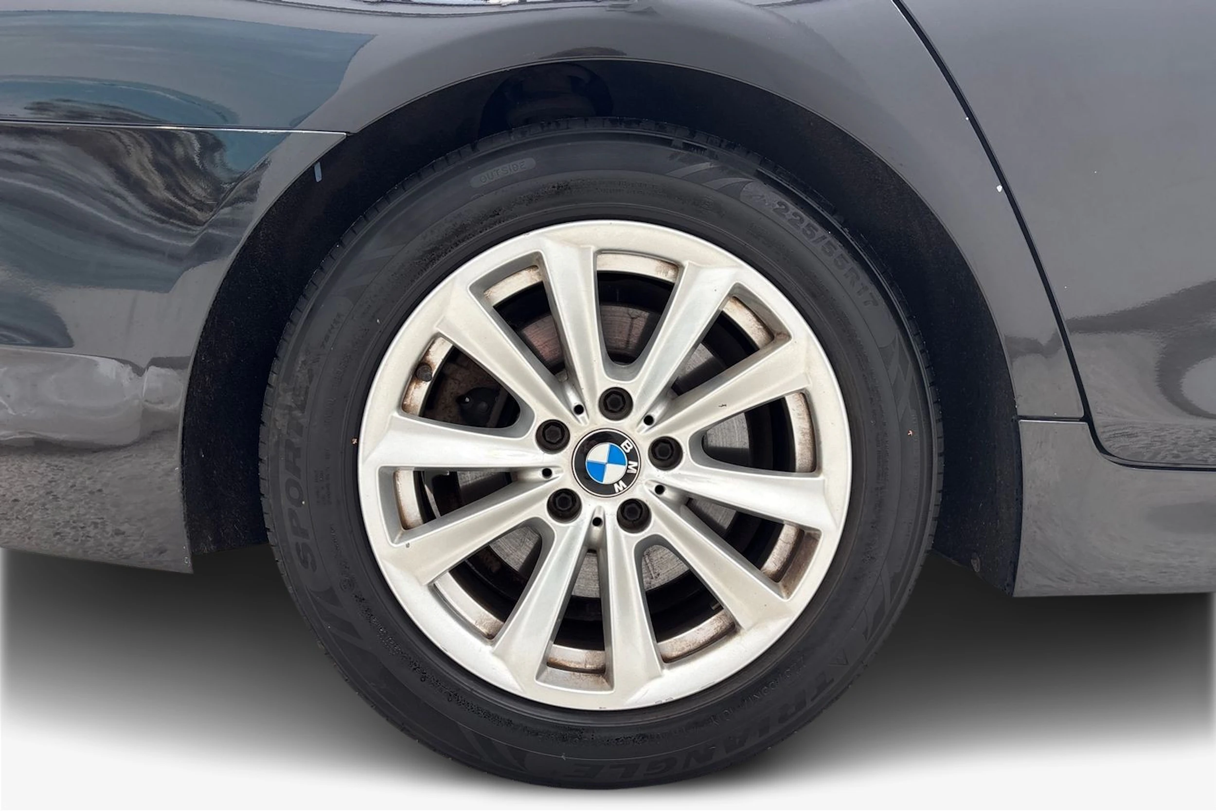 Musta BMW 520 2011 kuva 9.