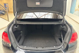 Musta BMW 520 2011 kuva 11.
