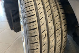 Harmaa BMW 520 2011 kuva 13.