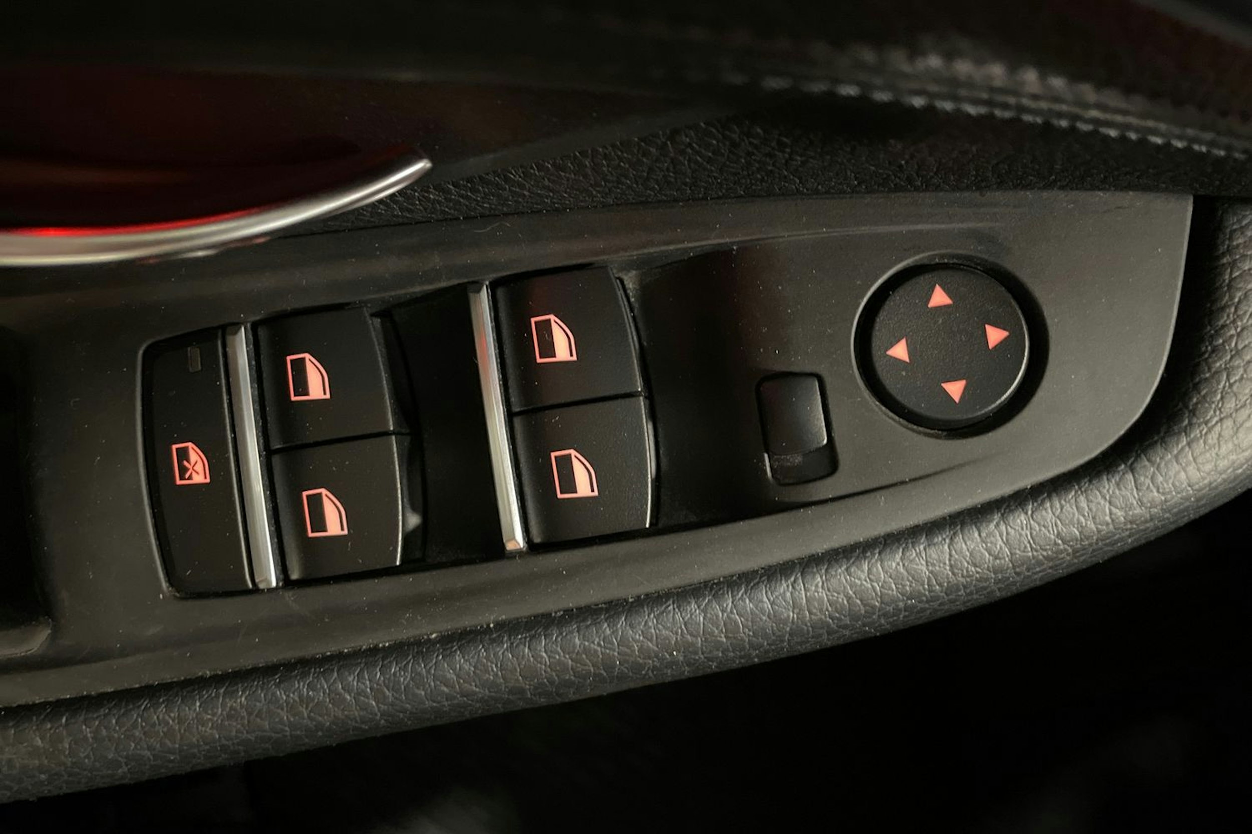 Harmaa BMW 520 2011 kuva 19.