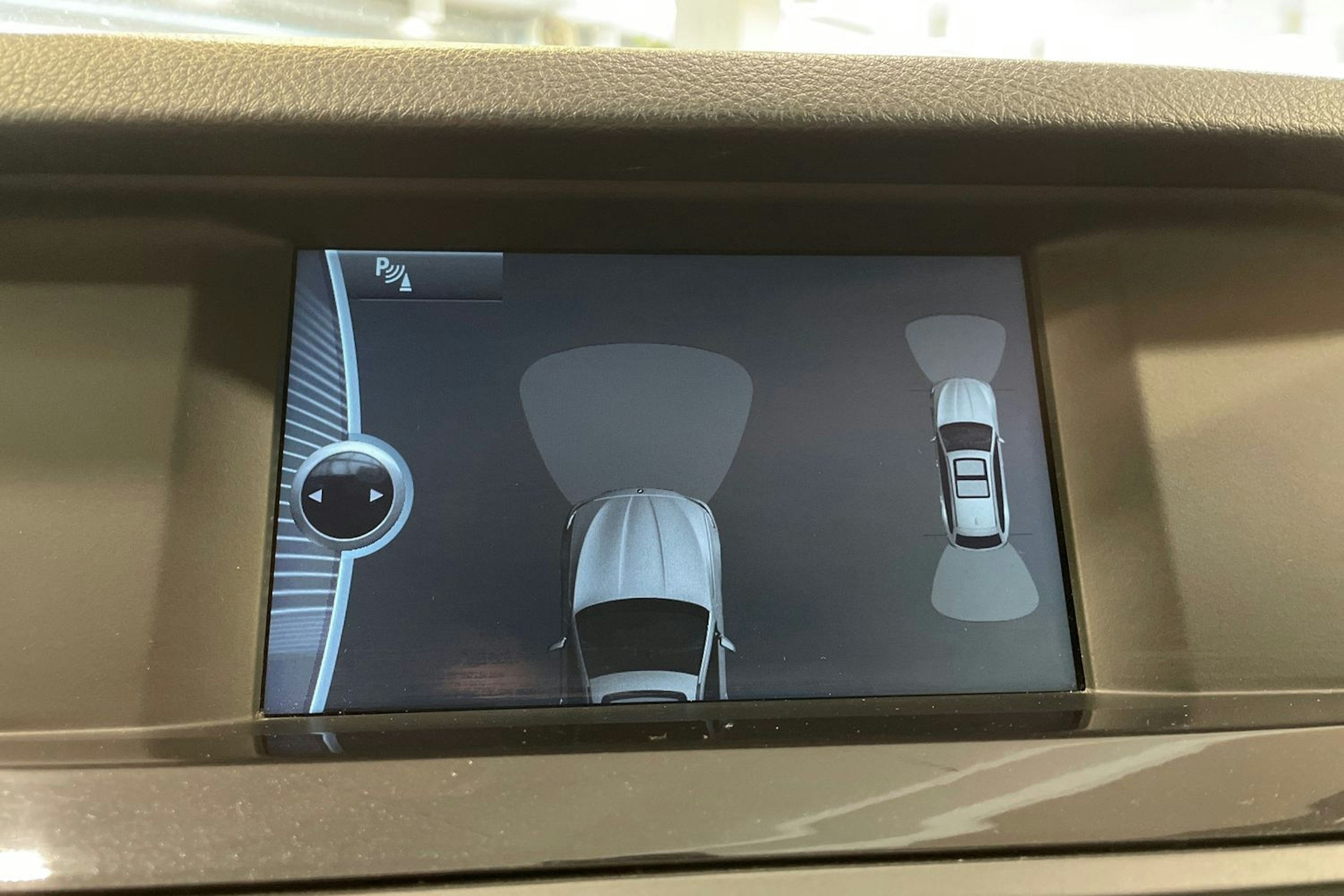 Harmaa BMW 520 2011 kuva 20.