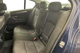 Sininen BMW 520 2011 kuva 8.