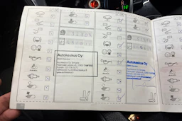 Sininen BMW 520 2011 kuva 12.