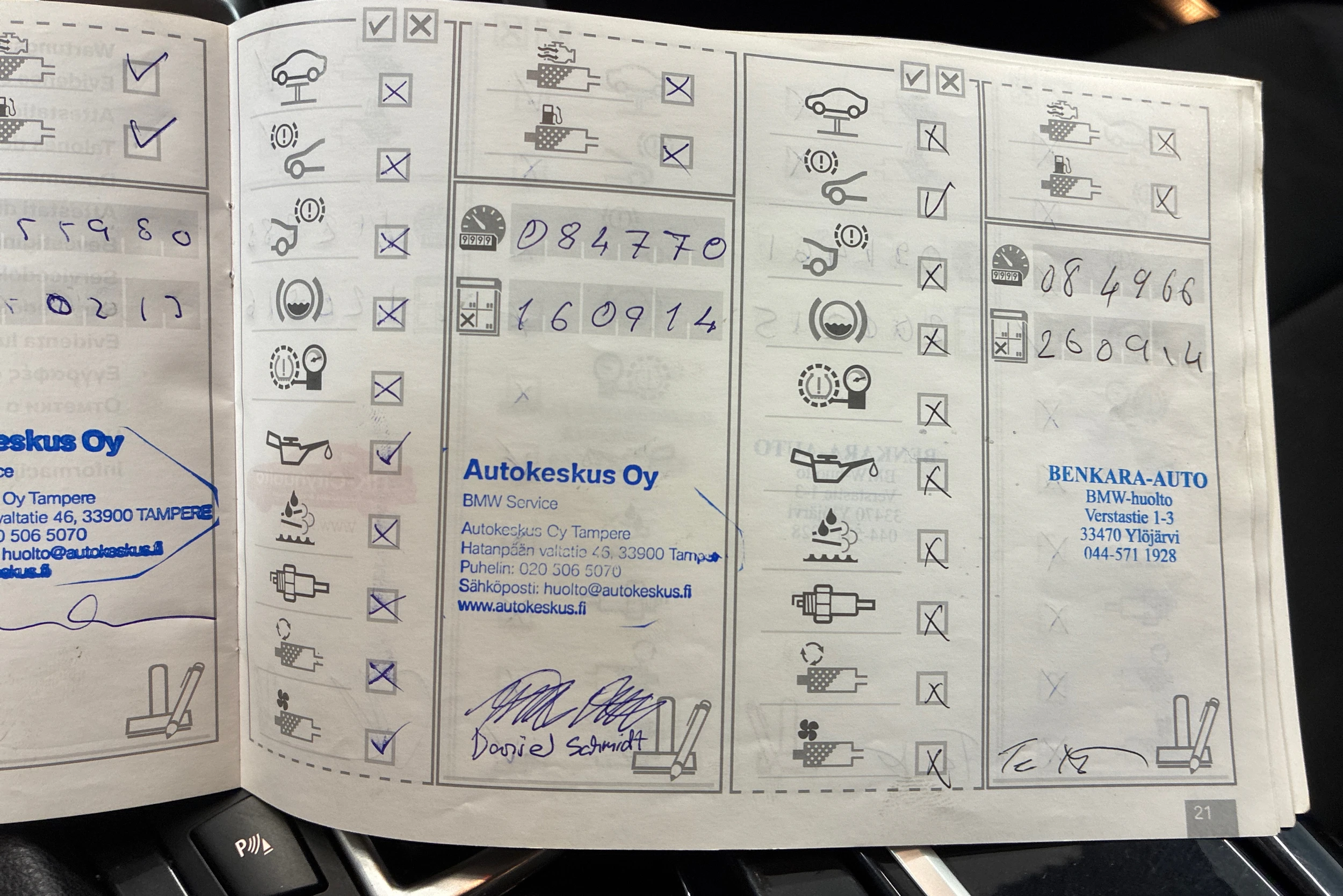 Sininen BMW 520 2011 kuva 13.
