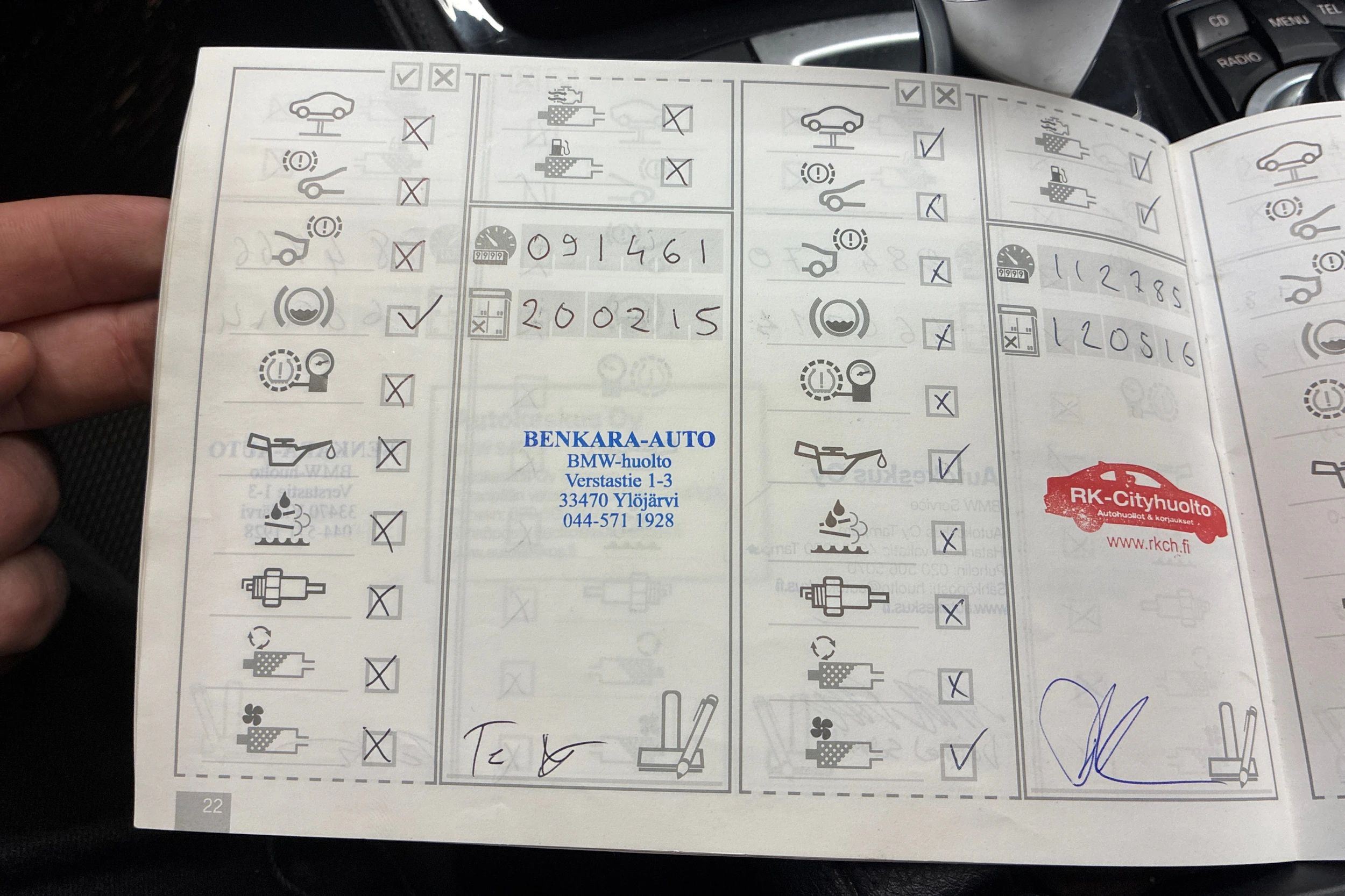 Sininen BMW 520 2011 kuva 14.