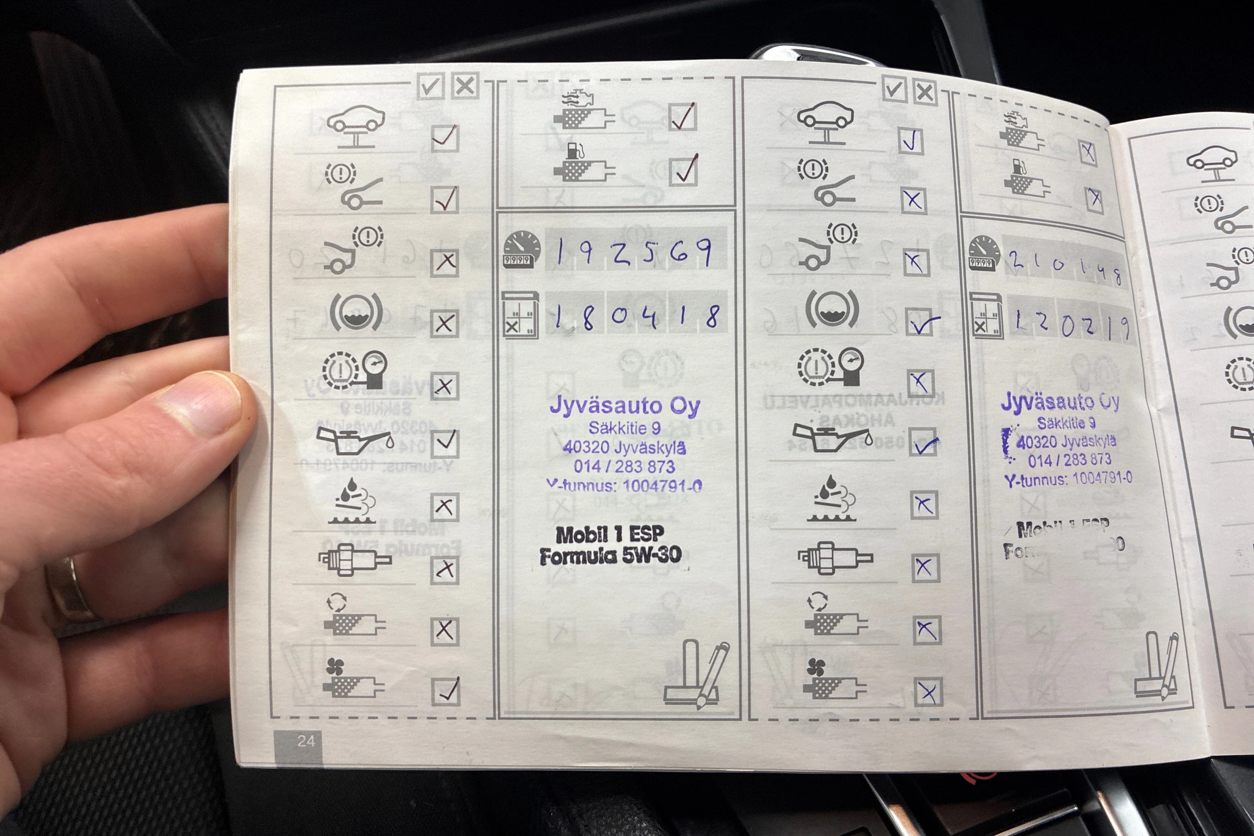 Sininen BMW 520 2011 kuva 16.
