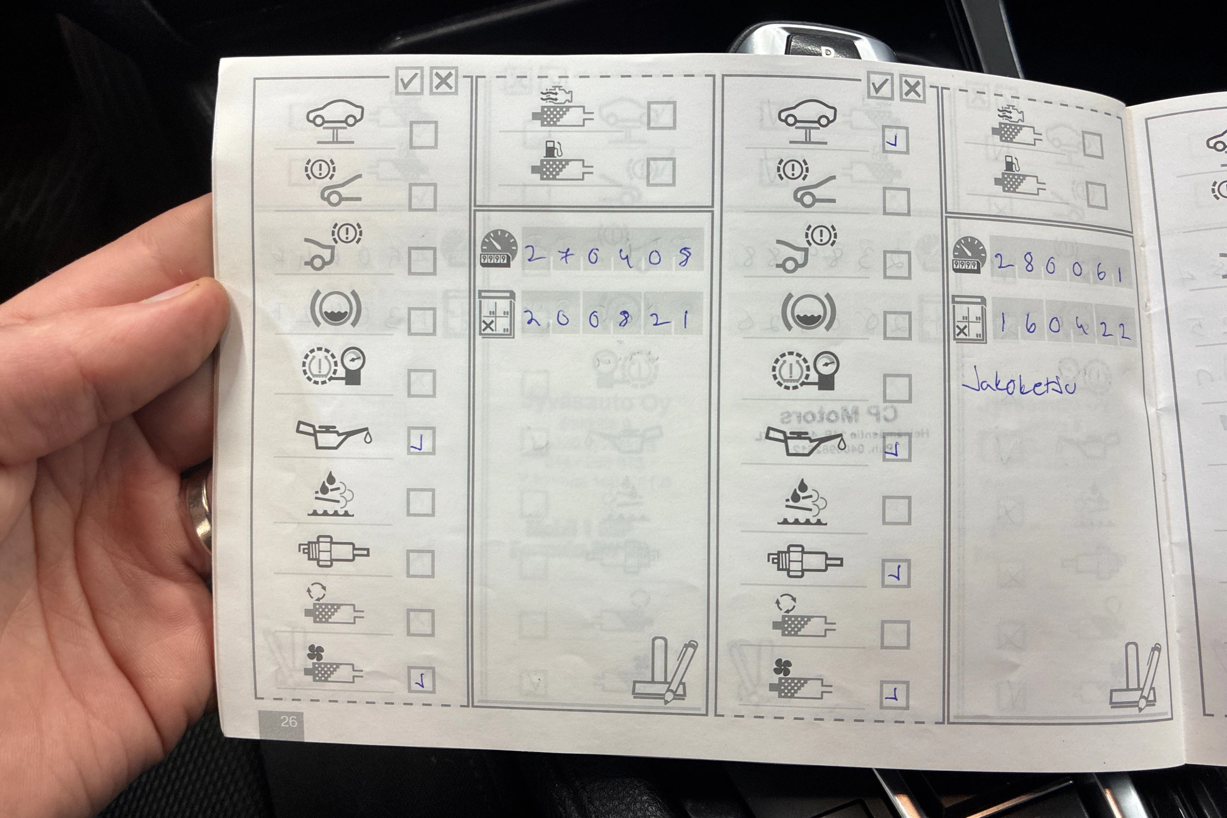 Sininen BMW 520 2011 kuva 18.