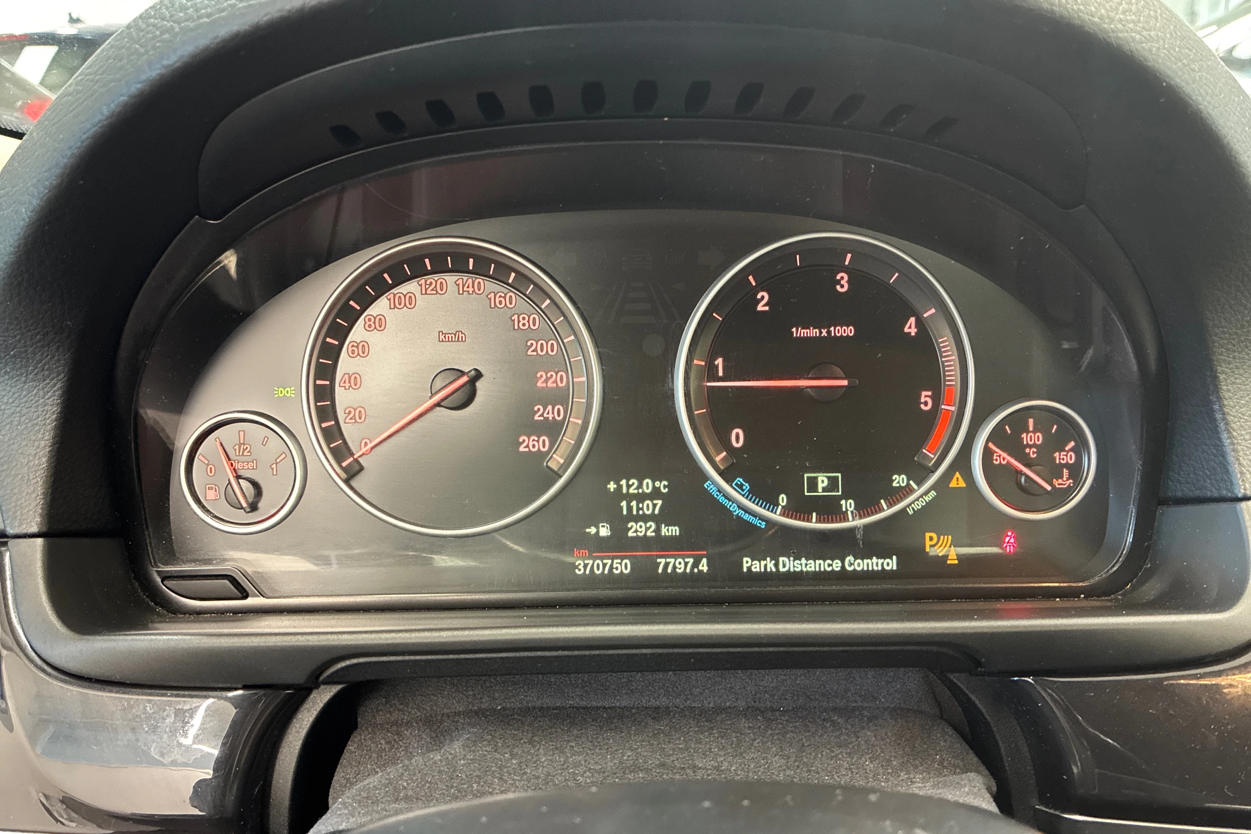 Sininen BMW 520 2011 kuva 21.