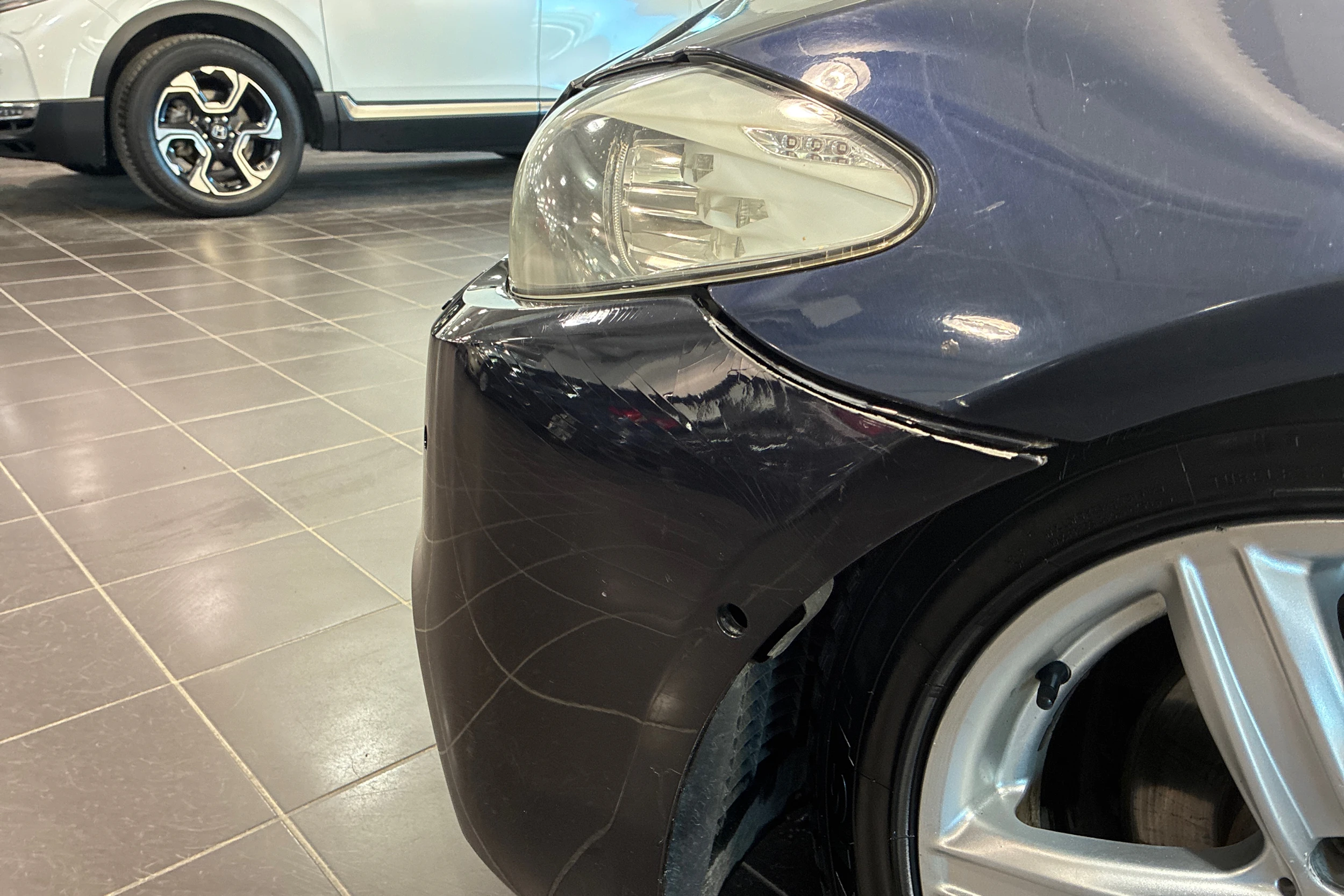 Sininen BMW 520 2011 kuva 23.