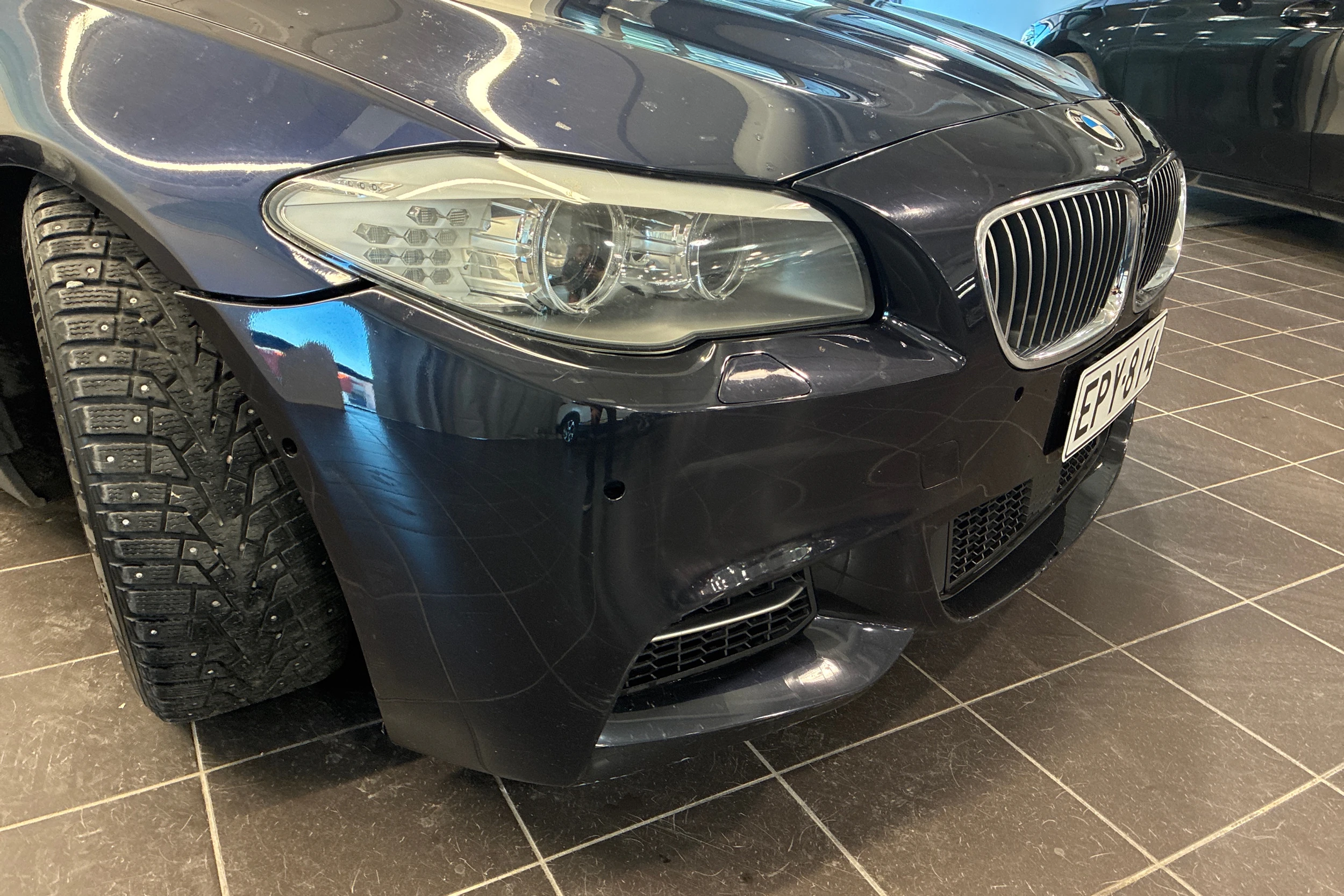 Sininen BMW 520 2011 kuva 26.