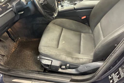 Sininen BMW 520 2011 kuva 32.