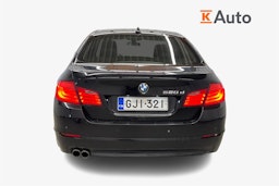 musta BMW 520 2011 kuva 3.