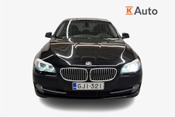 musta BMW 520 2011 kuva 4.