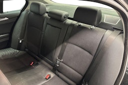 musta BMW 520 2011 kuva 8.