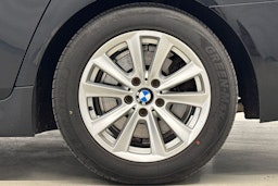 musta BMW 520 2011 kuva 10.